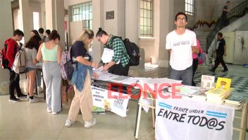 Estudiantes se preparan para la marcha en defensa de la Universidad Pública