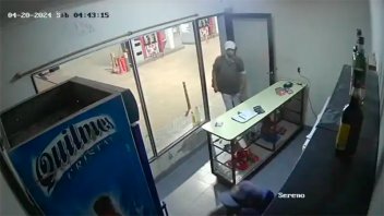 Video: violento asalto a una estación de servicios quedó filmado en las cámaras