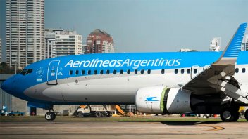 Aerolíneas Argentinas recorta 20% sus vuelos de cabotaje desde mayo