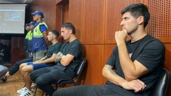 Vélez les rescindió el contrato a los cuatro jugadores denunciados por abuso sexual