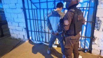 Detienen a un hombre con envoltorios de droga en barrio Paraná XVI