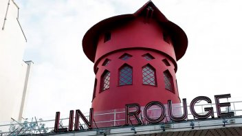 Cayeron las aspas del icónico cabaret Moulin Rouge