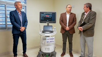 El gobierno recibió en donación un nuevo ecógrafo para el hospital San Martín