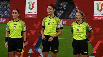 Terna arbitral femenina dirigirá por primera vez un partido de la Serie A de Italia