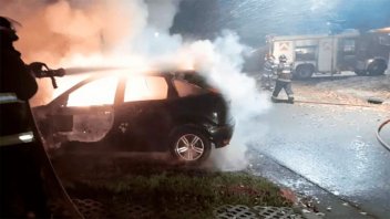 Demoraron a tres personas por los ataques incendiarios en Rosario
