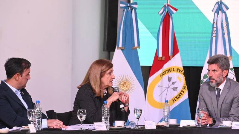 Romero participó de un encuentro federal de intendentes en la ciudad de Rosario