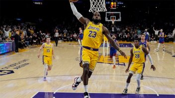 Los Lakers, eliminados en los playoffs de la NBA: el futuro de LeBron James