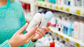 Desodorante natural versus antitranspirante: ¿cuál es el más saludable?