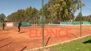 El tenis, un deporte que crece y suma adeptos en Paraná Rowing Club