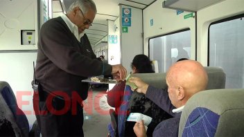 Usuarios destacan el bajo costo para viajar en tren de Paraná a La Picada