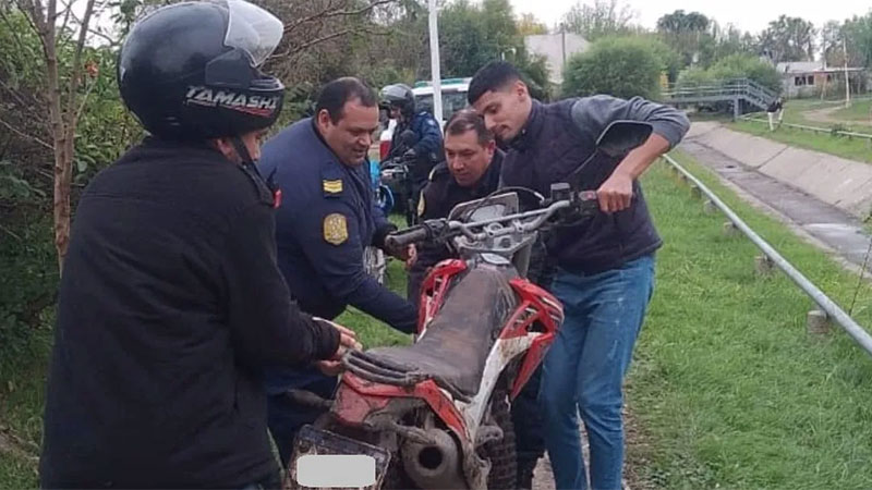 Robo de moto desató persecución policial: el ladrón se ocultó abajo de la cama