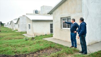 Verificaron avance en las viviendas que se terminarán en Santa Elena y La Paz