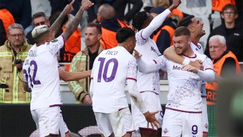 Con gol de Beltrán, Fiorentina pasó a la final de la Conference League: goles del 1-1