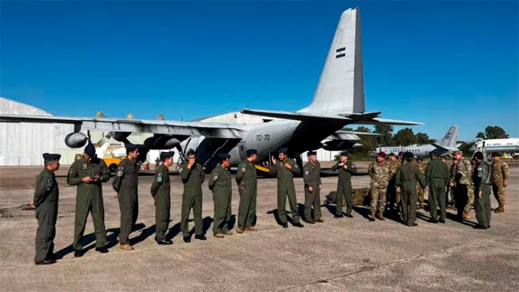 Argentina envió a Brasil un avión Hércules con dos plantas potabilizadoras