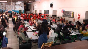 La escuela Benjamín Terán celebró sus 112 años con un bingo