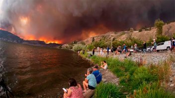 Nuevos incendios forestales provocaron miles de evacuaciones en Canadá