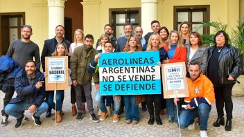 Trabajadores de Aerolíneas Argentinas se reunieron con diputados justicialistas
