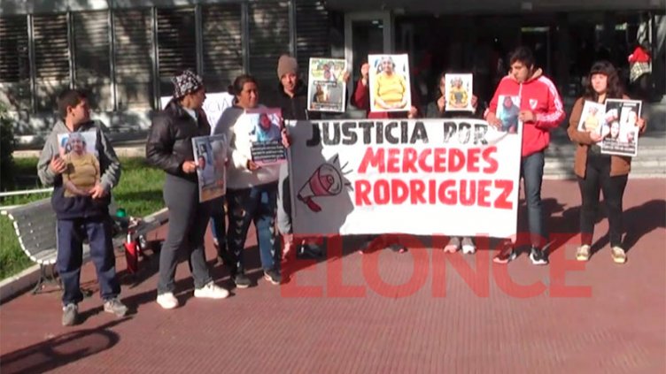 Exigieron justicia familiares de la mujer brutalmente asesinada en Paraná XVI