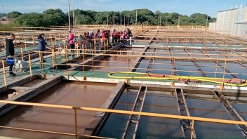 Escuelas de Paraná realizan visitas guiadas en la Planta Potabilizadora