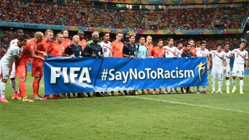 FIFA propone sanciones obligatorias contra el racismo, como pérdida de partidos