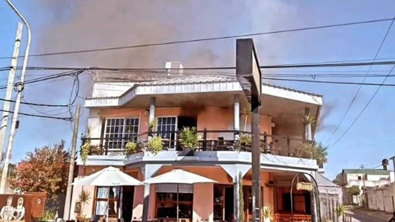 Se incendió depósito de reconocido comedor en Aldea Brasilera