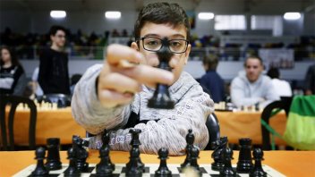 La nueva hazaña de Faustino Oro, el argentino de 10 años, prodigio del ajedrez