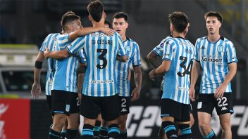 Racing goleo a Sportivo Luqueo y pas a octavos de la Copa Sudamericana: videos del 3-0