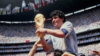 Campeones del Mundo en 1978, 1986 y 2022 con Argentina homenajearán a Maradona