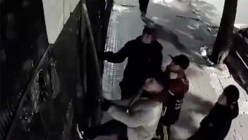 Detuvieron a seis menores de edad por robar en un comercio: video