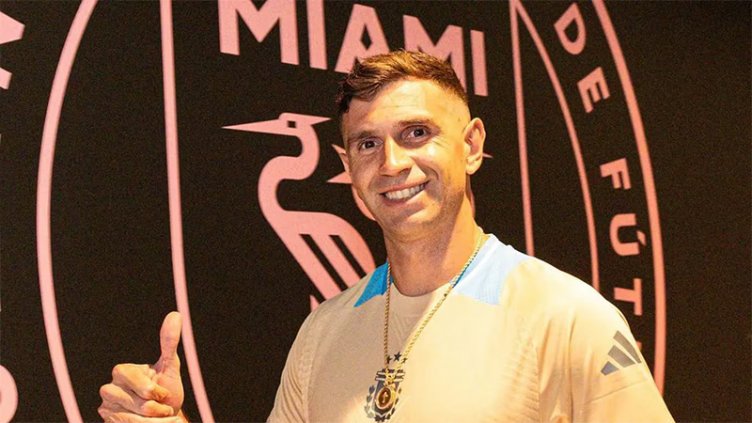 Dibu Martínez salió a pasear por Miami y causó una revolución con los fanáticos