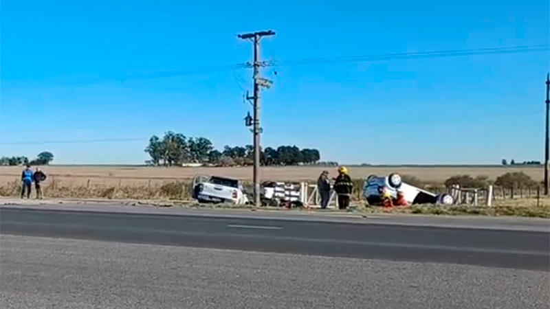 Chocaron una camioneta y un auto: una mujer murió y hay un menor herido