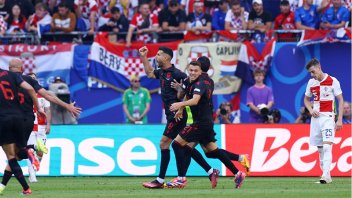 Albania le igualó a Croacia en la agonía de un vibrante partido en la Euro: video
