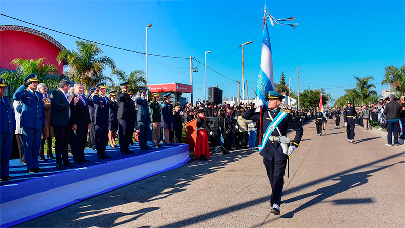 Cadetes y aspirantes de las fuerzas de seguridad juraron a la Bandera ...