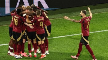Bélgica venció a Rumania en la Eurocopa y se prendió en su grupo: video del 2-0