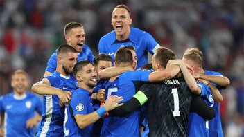 Inglaterra, Dinamarca y Eslovenia avanzaron a octavos de final de la Eurocopa