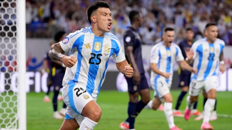 El entrerriano Lisandro Martínez tuvo su bautismo goleador con Argentina: video