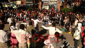 Con baile, música y acto se vive Festival Provincial de la Independencia