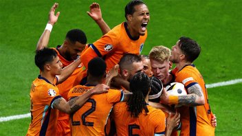 Países Bajos lo dio vuelta ante Turquía y pasó a semis de la Eurocopa: videos del 2-1