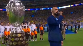 Abel Pintos cantó el himno argentino en la final de la Copa América 2024: video