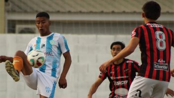 Patronato y Neuquen ganaron y se disputan la punta en la Liga Paranaense