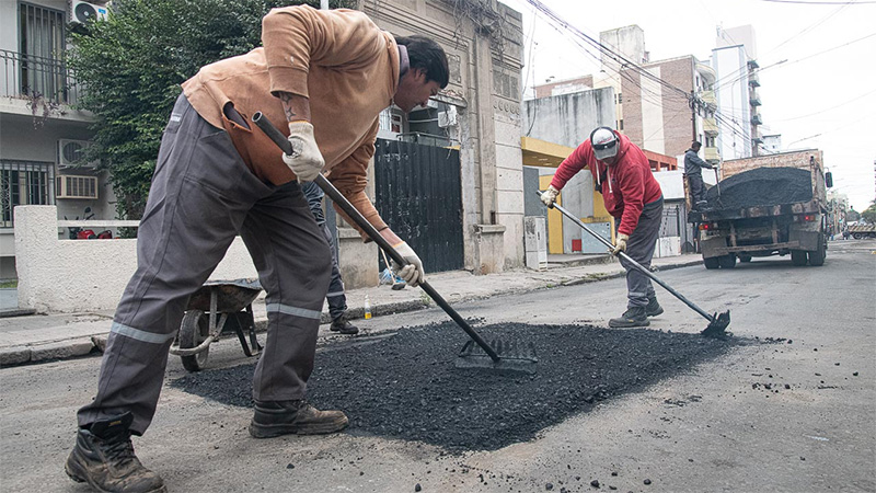 Circular con precaución: en qué calles se realizan obras de bacheo ...
