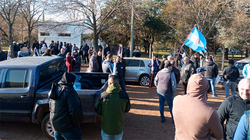 El Sindicato de Petroquímicos realizó una protesta en Larroque