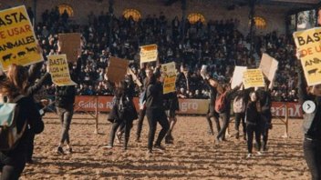 Veganos interrumpieron una actividad con caballos en La Rural