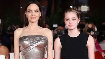 La hija de Angelina Jolie y Brad Pitt se sacó el apellido de su padre