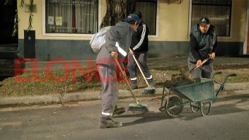 Realizan nuevo operativo de limpieza nocturno en calles de Paraná