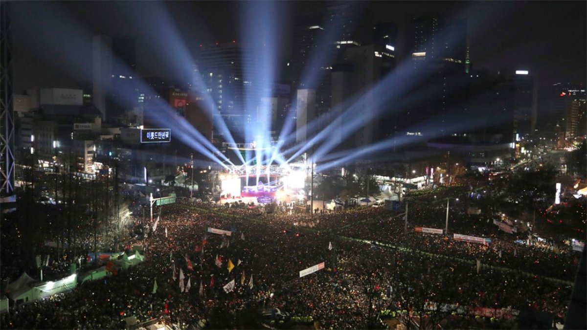 Miles de personas celebraron el inicio del año nuevo en Corea del Sur