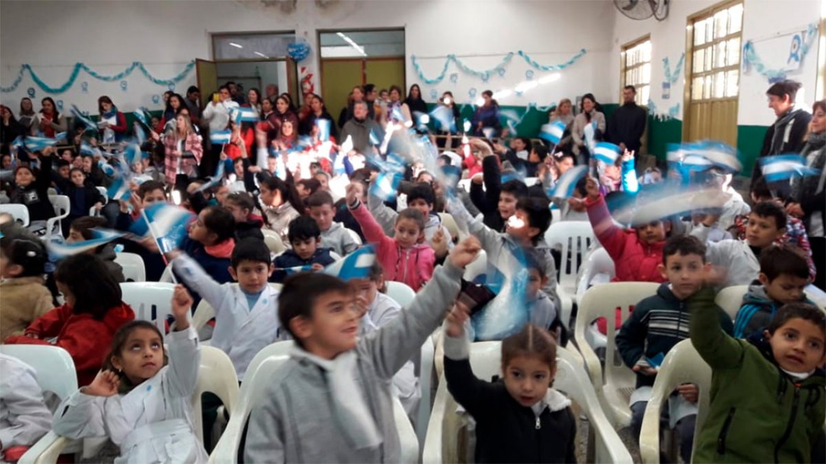 Los festejos de la Escuela "República de Chile"
