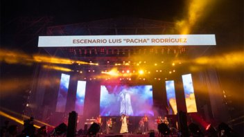 Una multitud disfrutó de la primera noche de la Fiesta Nacional del Mate