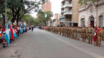 ¡Viva la Independencia!: Se realizó el desfile cívico militar en Paraná