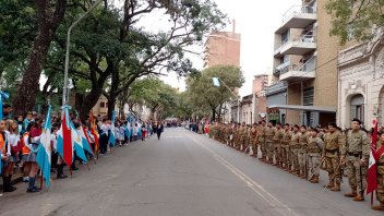 ¡Viva la Independencia!: Se realizó el desfile cívico militar en Paraná